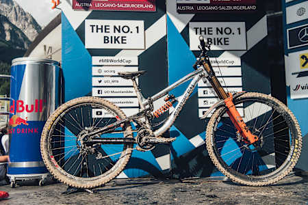 ダウンヒルバイク、マウンテンバイク UCIワールドカップ2022 DH】ダウンヒルマウンテンバイク プロライダー