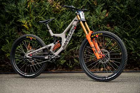 Bike Check Laurie Greenland s new Santa Cruz V10