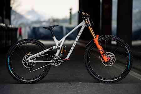 Bike Check Myriam Nicole Commencal Supreme DH 2022