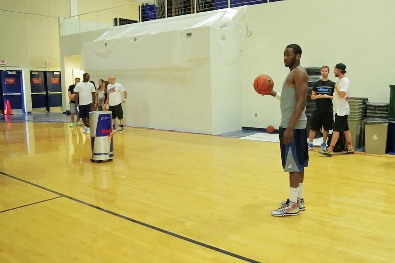 John Wall Throws a FullCourt AlleyOop to Himself