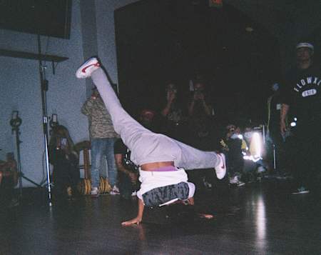 Logistx warming up in the cypher.