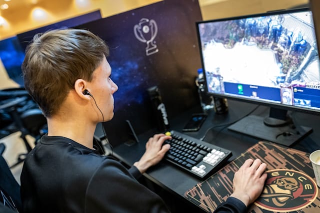 Serral Starcraft 2 Interview – Red Bull Esports