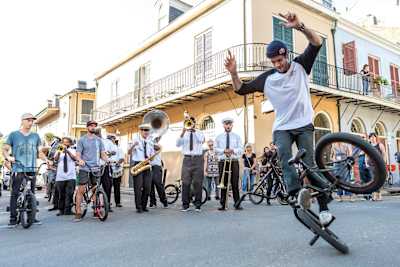 Matthias Dandois perfoms BMX Flatland in New Orleans