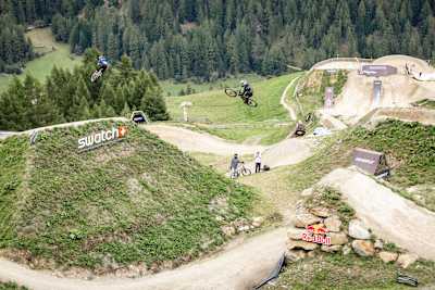 Sam Hodgson and Szymon Godziek performing at SWATCH Nines MTB 2025 in Sölden, Austria, on September 12, 2025. 