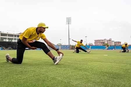 Shahrukh Khan at Red Bull Campus Cricket
