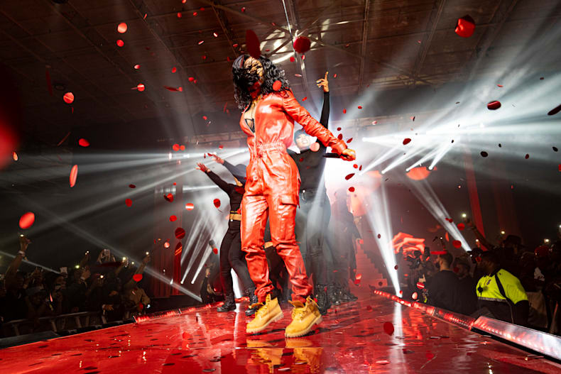 Dj Sets Im Livestream Festivalatmosphare Fur Zuhause