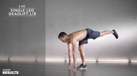 Comment faire des levées de terre sur une seule jambe.