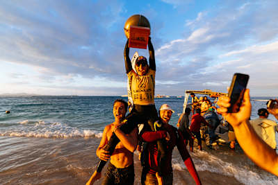 Molly Picklum chaired up the beach after winning the 2025 WSL Finals Fiji