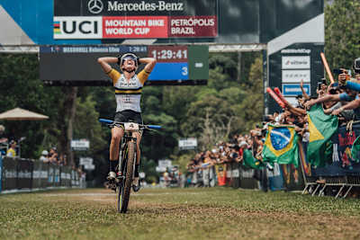 Rebecca McConnell at the Petrópolis UCI MTB World Cup 2022. 