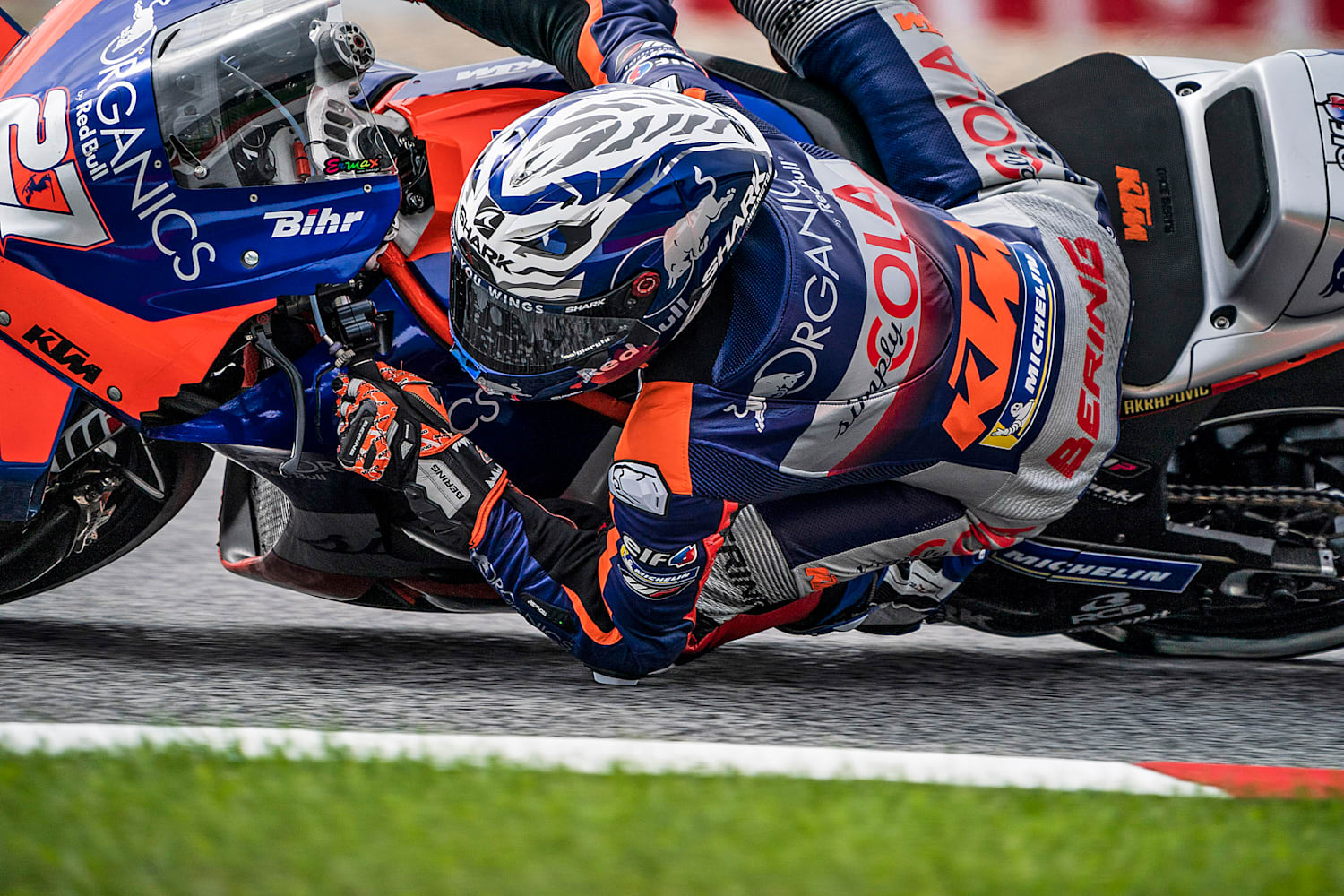 Helm Quiz Erkennst du die MotoGP Piloten in voller Fahrt Helm Quiz Erkennst du die MotoGP Piloten in voller Fahrt