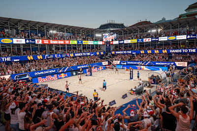 Volles Haus in der Red Bull Beach Arena Wien
