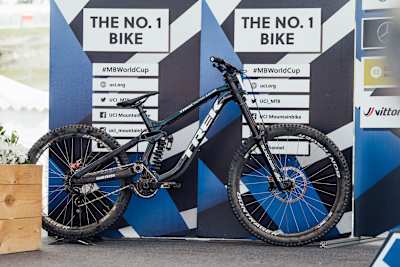 Le VTT descente Trek Session Vali Holl avec lequel elle a remporté la Coupe du monde UCI 2022 à Vallnord, en Andorre.