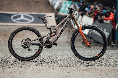 Nina Hoffmann's race winning DH MTB as seen at the end of the 2022 Fort William DH World Cup in Scotland