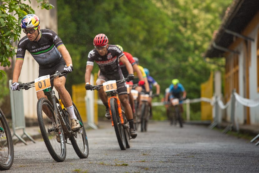 Trecho de asfalto no circuito de Short Track