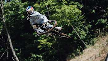 Finn Iles turns on the style in Mont-Sainte-Anne