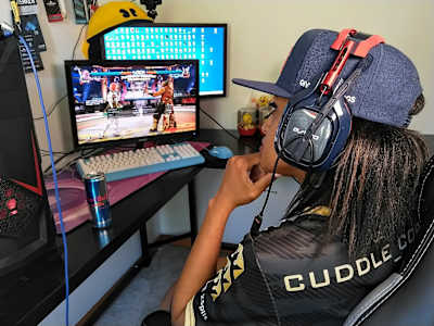 La jugadora profesional de Tekken Jeannail Carter, alias Cuddle Core, en un entrenamiento.