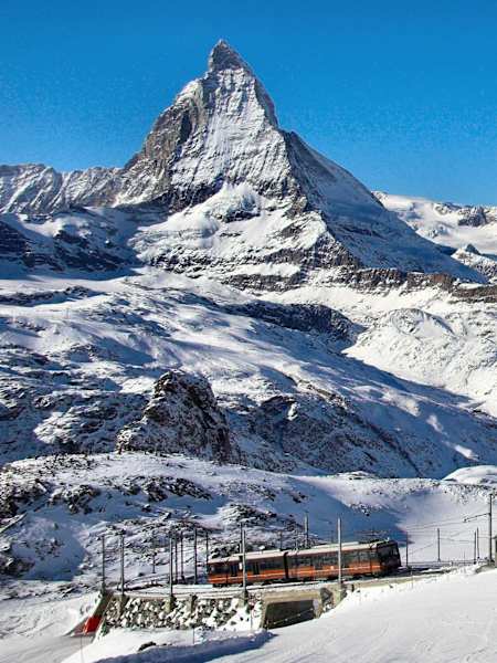 12e sommet des Alpes, le Cervin est l'une des plus hautes montagnes en Suisse.