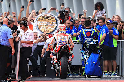 Marc Márquez wins the 2018 Malaysian GP of MotoGP as Honda takes Constructors Championship.