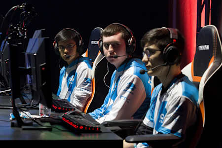 Gimmick and Torment react to an amazing SquishyMuffinz shot during the S4 finals.