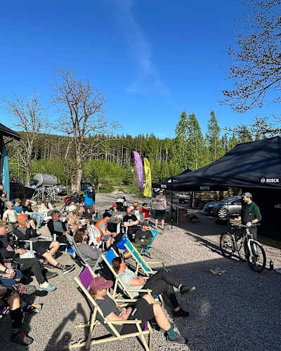 Gavin Steder arrangerer ofte kurs i demperjustering på arrangementer og festivaler.