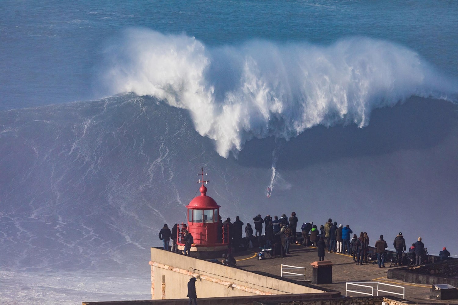 Sessions surfing massive Nazare waves video