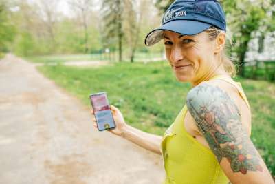 Lade dir die Wings for Life World Run App herunter!