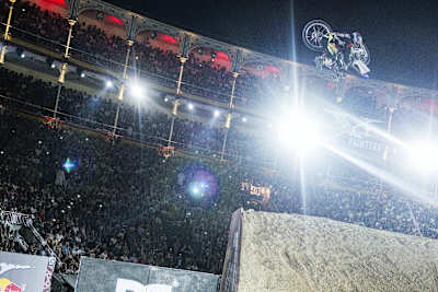 Tom Pagès soars over Las Ventas at X-Fighters