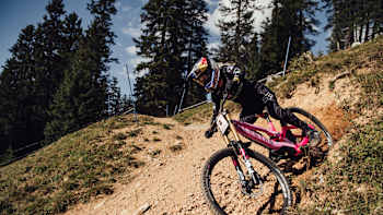 Tahnèe Seagrave performs at UCI DH World Cup in Lenzerheide on September 4, 2021