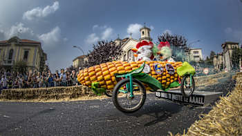 Team Pulaster performs at the Red Bull Soapbox Race in Torino, Italy on September 28, 2014. 