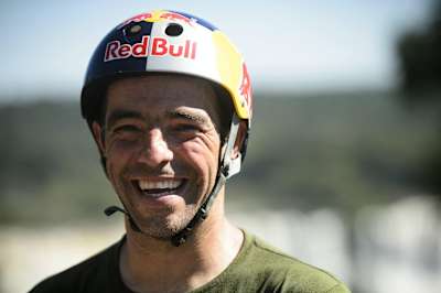 Sandro Dias wie, że w bowlach warto mieć kask