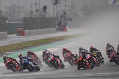 Riders head into the first corner after the start of the 2022 Indonesian MotoGP™.