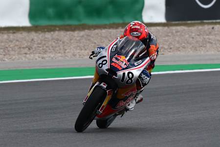 Angel Piqueras racing in Portugal Race 1 - 2022