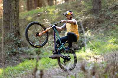 Brook Macdonald auf dem Bike in seiner Heimat Neuseeland.