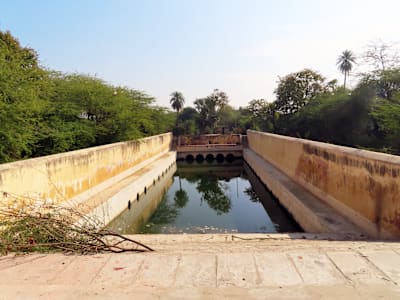 Sarai Bawari Baoli, a stepwell on an old trading route on the outskirts of Jaipur, Rajasthan.