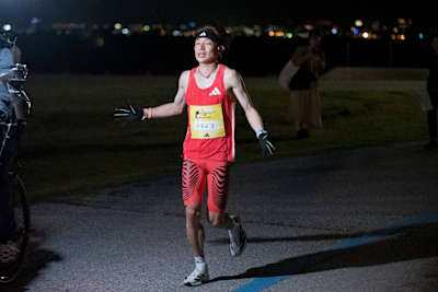 Jo Fukuda (1. Platz bei den Männern) ist beim Wings for Life World Run App Run in Fukuoka, Japan am 4. Mai 2025 zu sehen. 