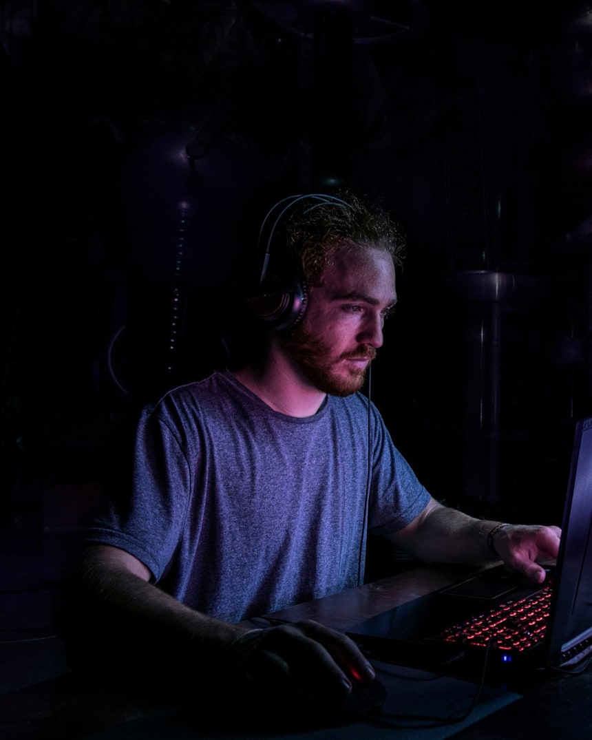 Acer Predator Helios 300 Gaming Laptop Gallery