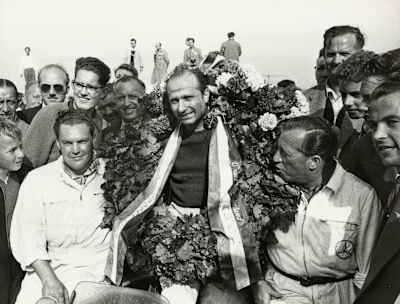 Une photo du pilote de F1 Mercedes Juan-Manuel Fangio.