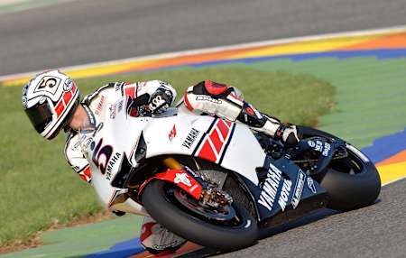 Colin Edwards, trazando con la Yamaha YZR-M1 de 2005, en Valencia, MotoGP.