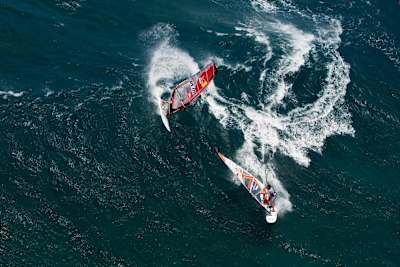 Björn Dunkerbeck and Robby Naish in action
