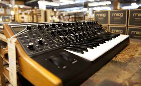 Синтезатор Moog