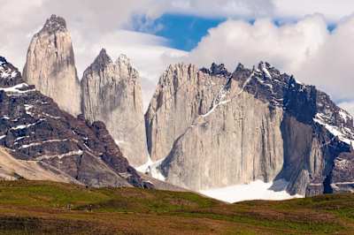 El impresionante paisaje del Parque Nacional Torres del Paine en Chile, un sitio ideal para el proyecto JokkeJump BASE Jumping.