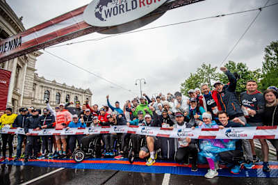 Die prominente überaus gut besuchte Startlinie in Wien.