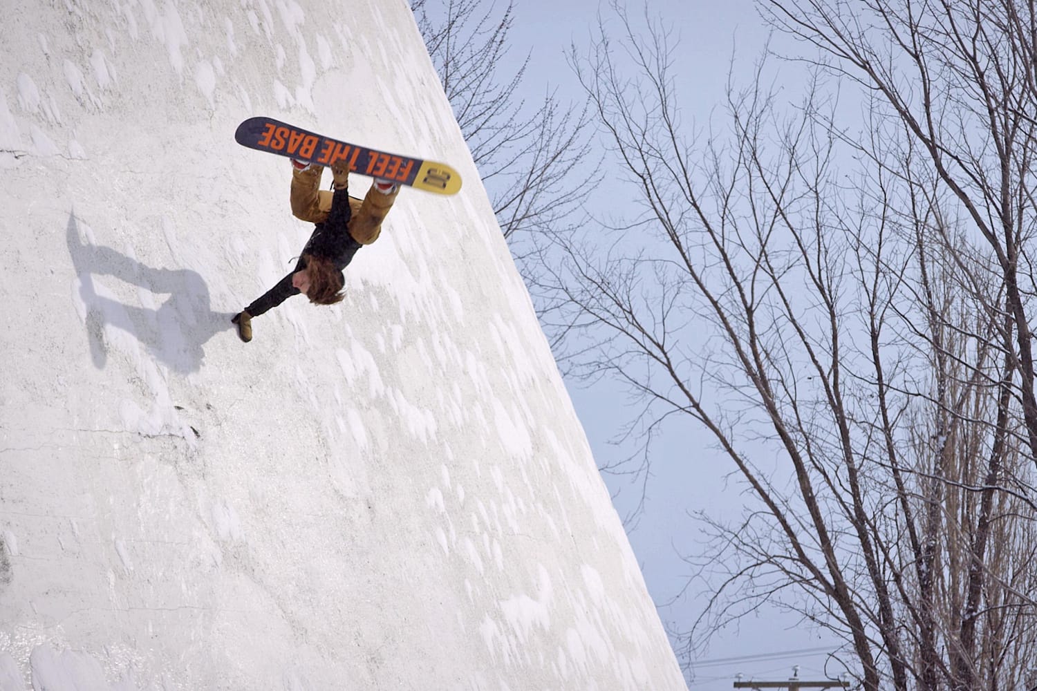 Vidéo Snowboard en pleine ville Stronger Red Bull
