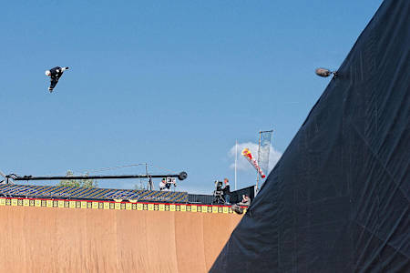 Le skateur Bob Burnquist est une légende du skateboard.