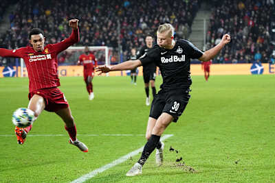 Erling Haaland z FC Red Bull Salzburg v zápase proti Liverpoolu FC v Red Bull Arene v Salzburge 10.decembra 2019.