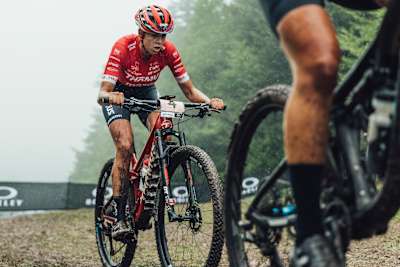 Alessandra Keller rides behind Jenny Rissveds in Snowshoe 2022.