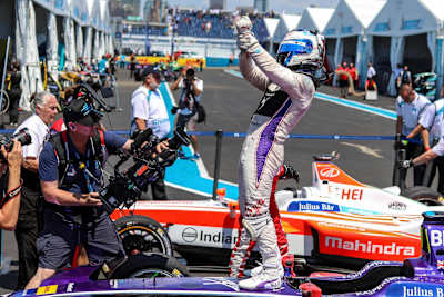 Sam Bird, de DS Virgin Racing Team, después de ganar la carrera de la Fórmula E New York City ePrix 2017.