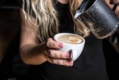 Trénuju na baristu…