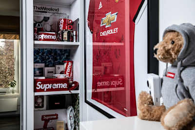 Supreme a podpísaný dres Manchester United