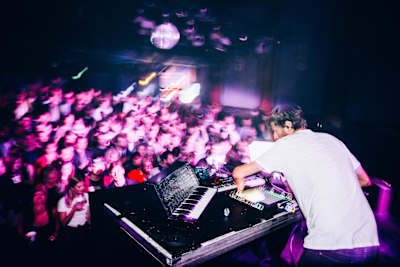 Una imagen de Lindstrøm durante una actuación en Oslo, Noruega, en 2018.